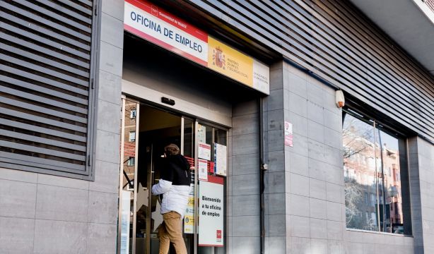Así puedes seguir cobrando el paro si te das de alta como autónomo en 2025