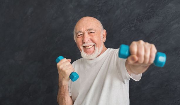 Esta es la fruta que mejora la salud muscular en hombres y mujeres