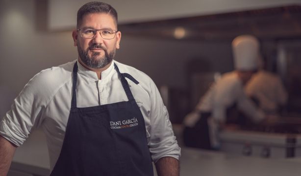 Dani García desvela su receta de pimientos del piquillo rellenos de bacalao
