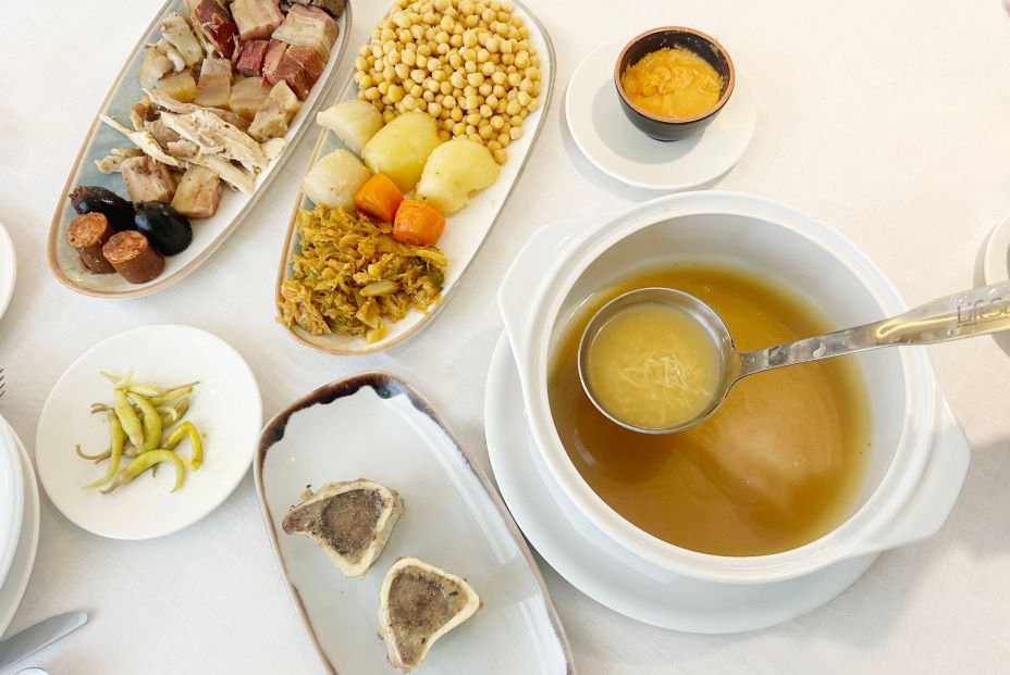 Cocido madrileño: restaurantes para disfrutarlo y secretos para hacerlo en casa como un gran chef