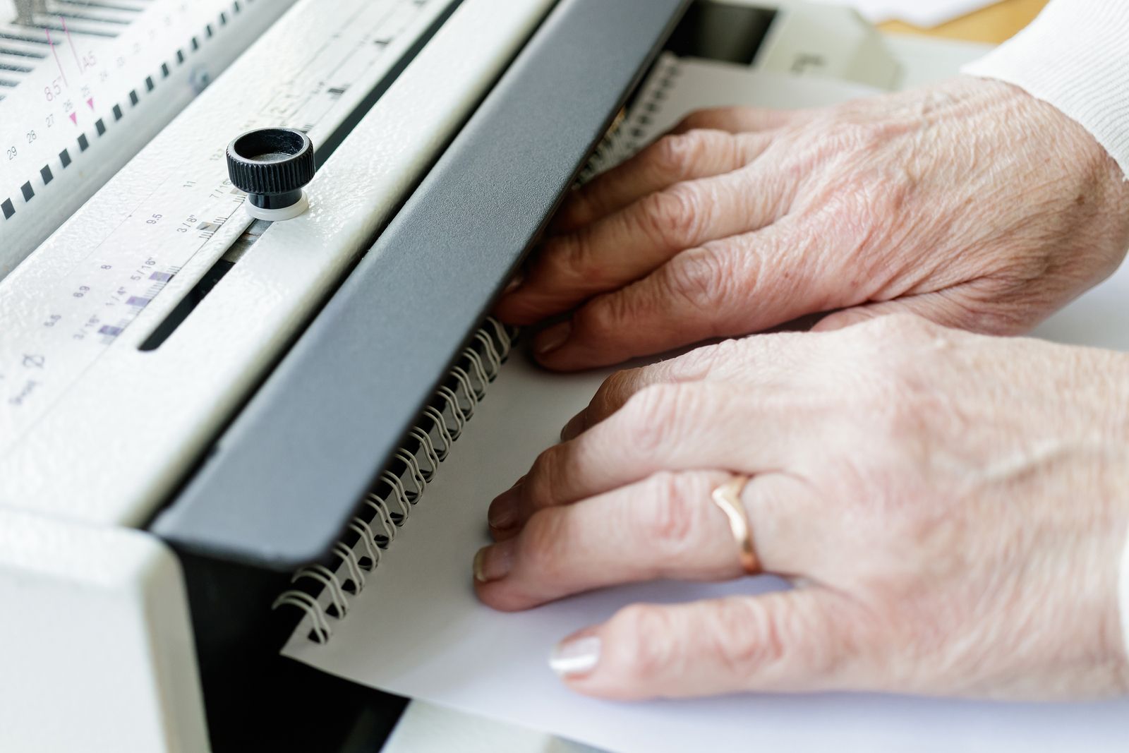 Las técnicas de encuadernación más fáciles para hacer en casa