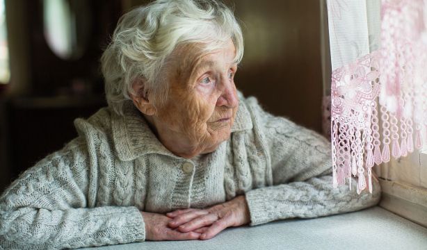 Todos los detalles sobre la nueva estrategia de Galicia contra la soledad no deseada: así comenzará