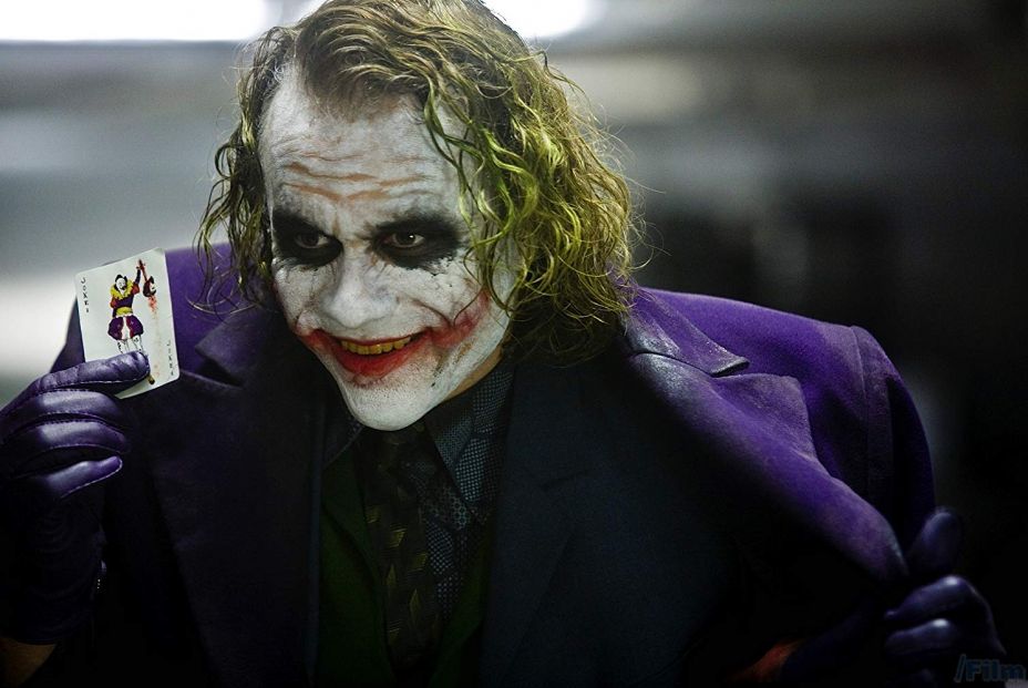Heath Ledger como El Joker en El Caballero Oscuro, uno de los mejores villanos de la historia del cine
