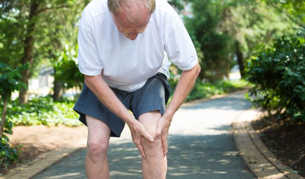 La medicina regenerativa puede ser la clave para curar la artritis reumatoide (Bigstock)