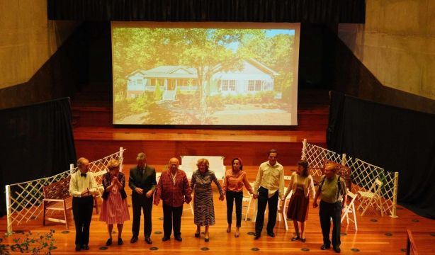 'Campoamor', un grupo de teatro formado por sénior y jubilados con pasión por actuar