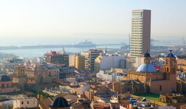 ¿Cuáles son los edificios más antiguos de Alicante?