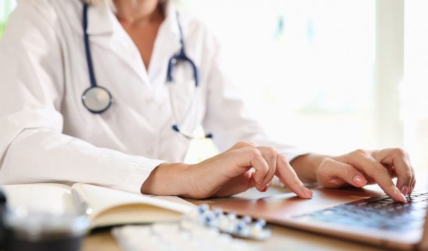 La mitad de los españoles desconoce si puede desgravar el seguro de salud en la declaración. Foto:bigstock