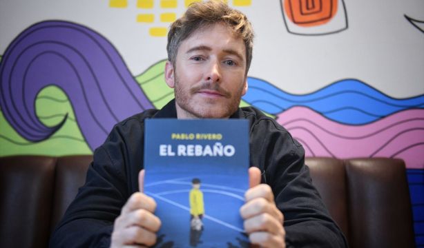 Pablo Rivero aborda la relación familia-escuela y el bullying en 'El rebaño'