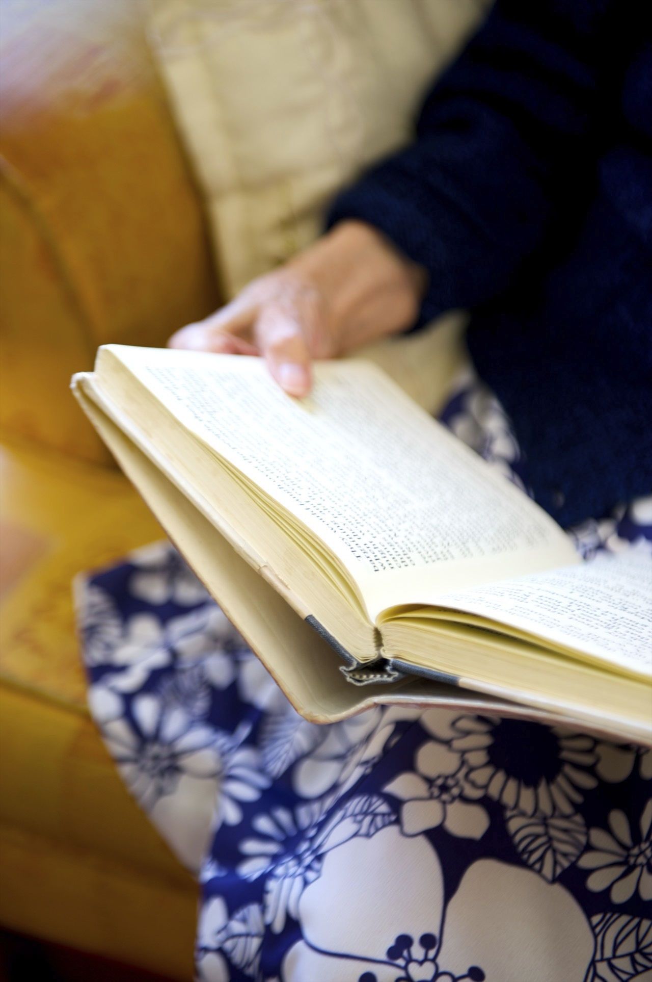 El libro 'Siempre en mi recuerdo' recoge doce historias del día a día de pacientes de Alzheimer desde la visión personal de sus familiares y sus cuidadores 