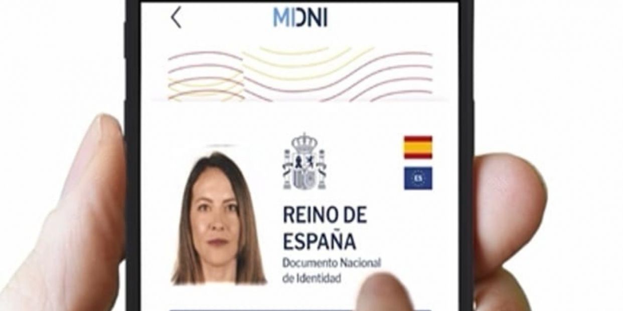 Ya puedes llevar tu DNI en el móvil: cómo activarlo e identificarse con él