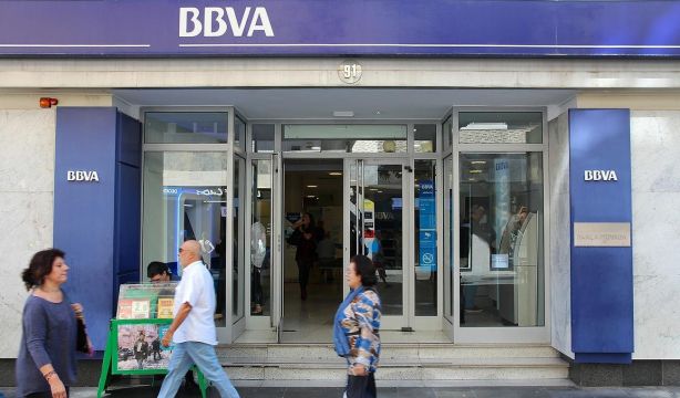 Pago de las pensiones en abril de 2025: ¿qué día se cobra la pensión en BBVA? bigstock