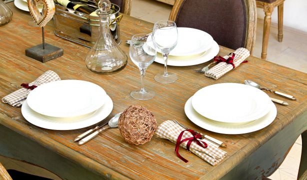 Conviértete en un experto en protocolo: así debes poner los cubiertos y platos en la mesa