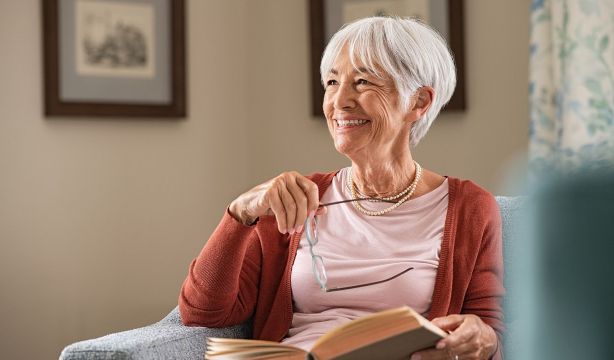 La Diputación de Málaga acerca más de 4.000 libros a personas mayores