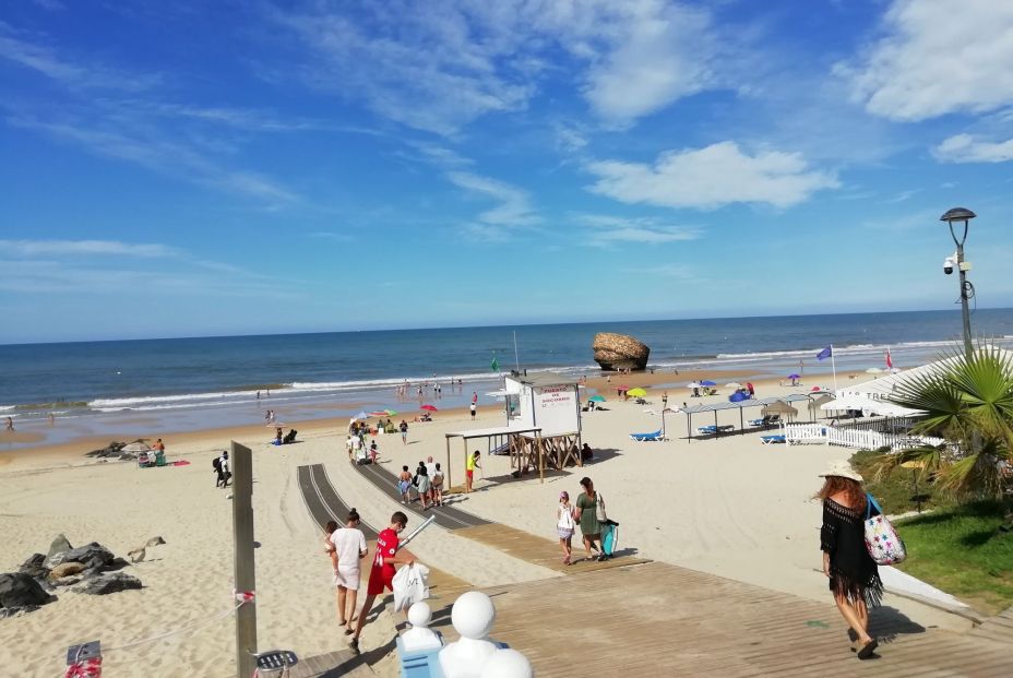 10 playas accesibles de Andalucía para toda la familia (Europa Press) 10 playas accesibles de Andalucía para toda la familia (Europa Press)