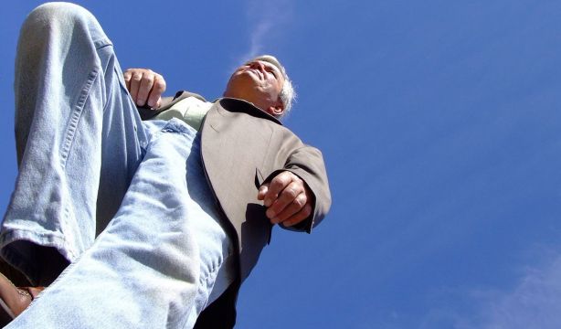 El mayor estudio genético mundial revela riesgos y beneficios ocultos relacionados con la estatura