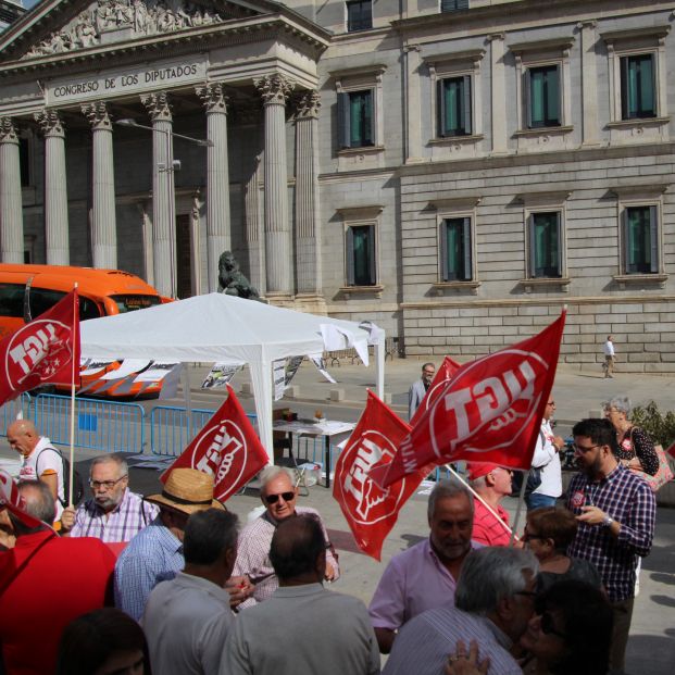 Pensionistas frente al Congreso.