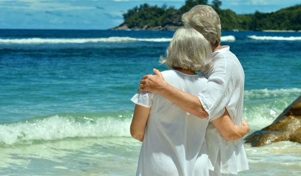 Los boomers son la generación que menos confía en su capacidad de gasto para viajar: quieren ahorrar