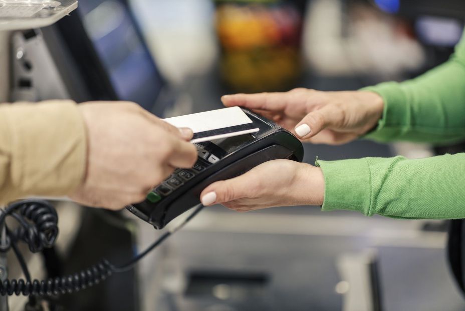 consumo medios de pago pagar comprar compra tarjeta credito debito datafono precios ipc inflacion bigstock consumo medios de pago pagar comprar compra tarjeta credito debito datafono precios ipc inflacion bigstock
