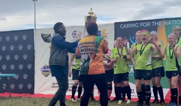 Sudáfrica acoge el Torneo Internacional de Fútbol de Abuelas (NPR) Sudáfrica acoge el Torneo Internacional de Fútbol de Abuelas (NPR)