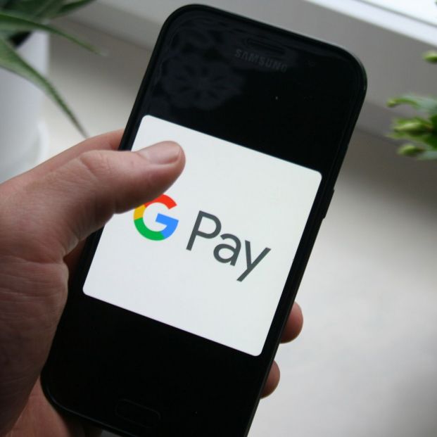 Teléfono utilizando Google Pay