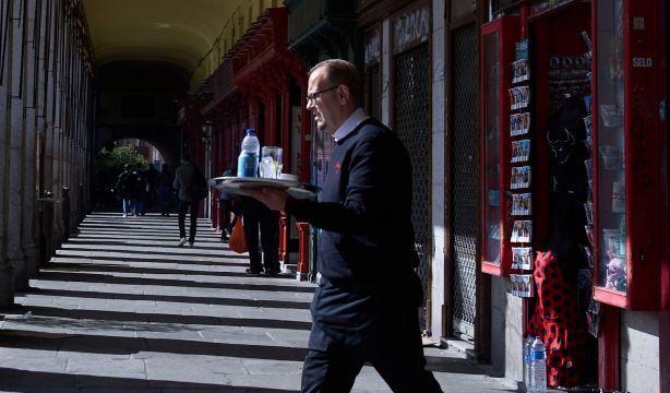 El empleo acelera en abril y España supera por primera vez los 21,6 millones de ocupados
