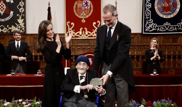 Álvaro Pombo recibe el Premio Cervantes 2024: "Nos hemos convertido en influencers y mercachifles"
