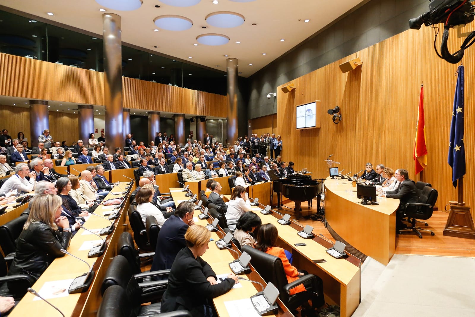 Gran homenaje a Carme Chacón en el Congreso de los Diputados