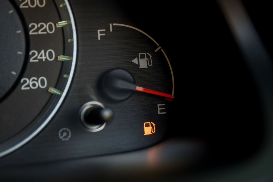 Esta es la multa que puedes recibir por quedarte sin gasolina Esta es la multa que puedes recibir por quedarte sin gasolina