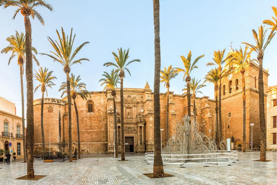 ¿Cuáles son los edificios más antiguos de Almería?. Foto: Bigstock ¿Cuáles son los edificios más antiguos de Almería?. Foto: Bigstock