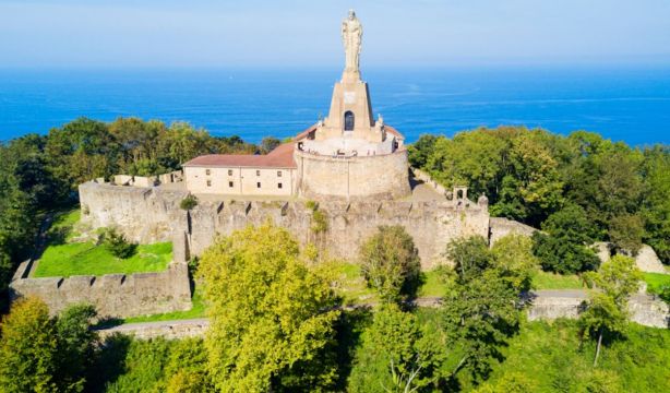 ¿Cuáles son los edificios más antiguos de San Sebastián?