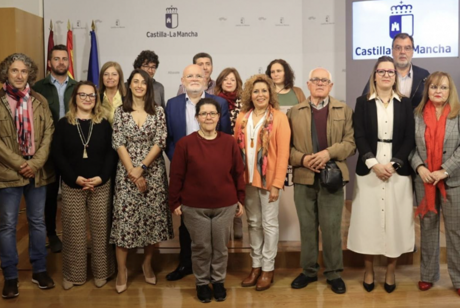 El Programa de Rutas Senderistas para mayores de Castilla-La Mancha recorrerá 12 localidades en 2025 El Programa de Rutas Senderistas para mayores de Castilla-La Mancha recorrerá 12 localidades en 2025