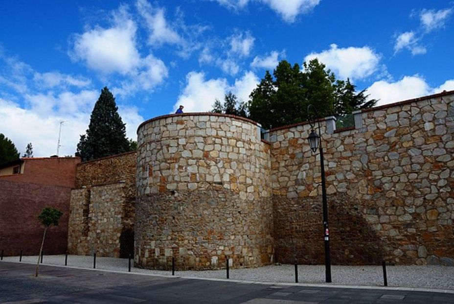 Wikipedia Commons. ¿Cuáles son los edificios más antiguos de León? Wikipedia Commons. ¿Cuáles son los edificios más antiguos de León?