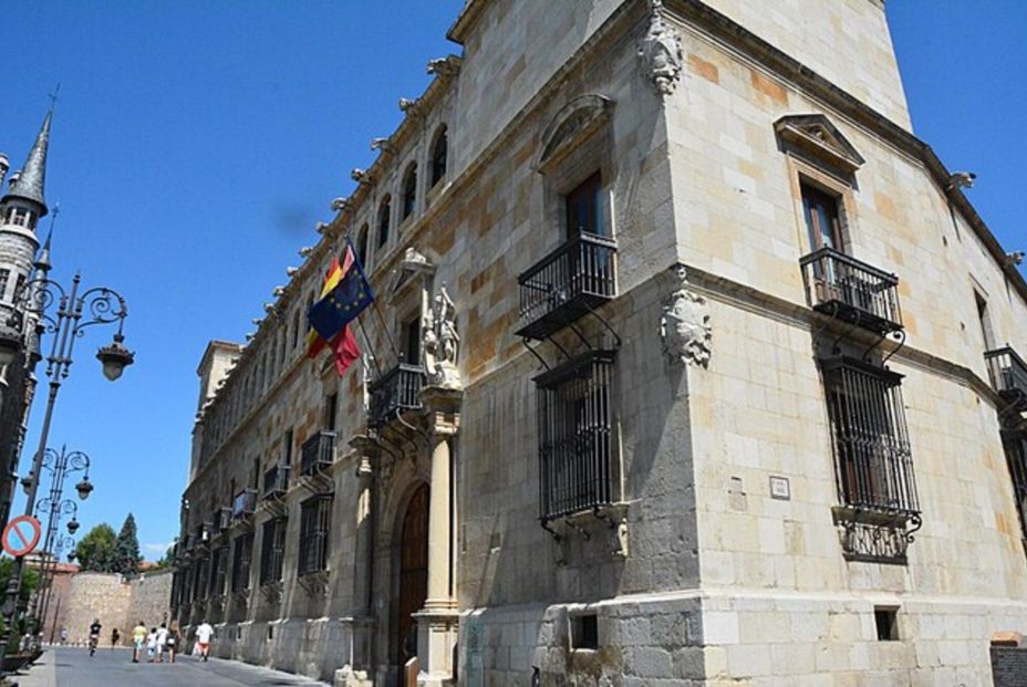 Wikipedia Commons. ¿Cuáles son los edificios más antiguos de León? Wikipedia Commons. ¿Cuáles son los edificios más antiguos de León?