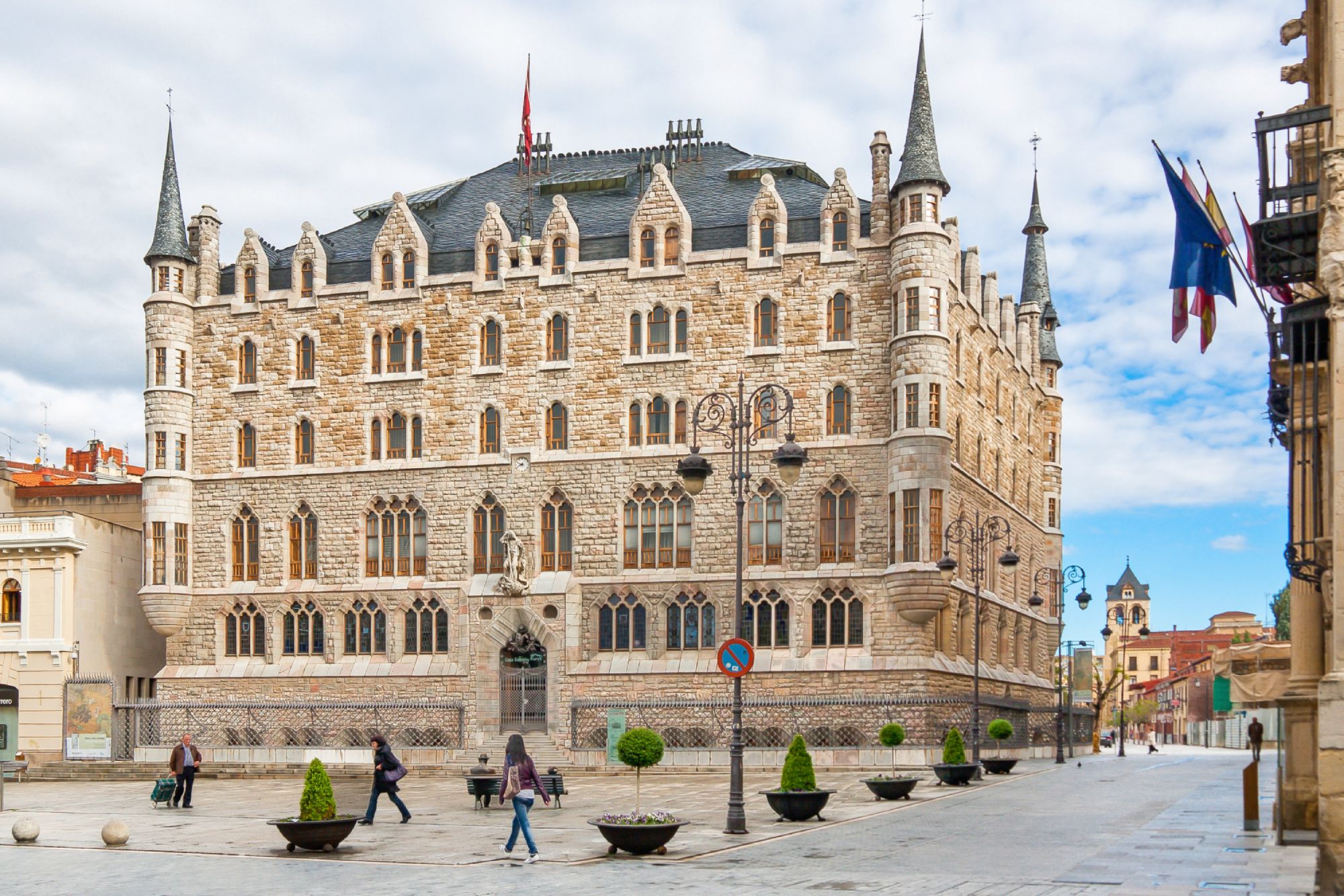 ¿Cuáles son los edificios más antiguos de León?