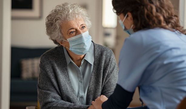 Revelan vínculo entre hipertensión y COVID-19
