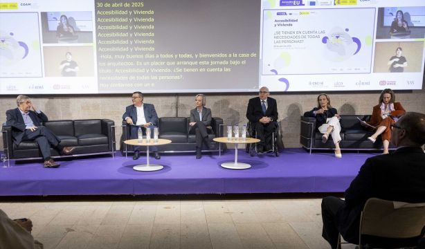 Expertos reclaman ciudades y viviendas accesibles: "No es una opción, es un derecho"