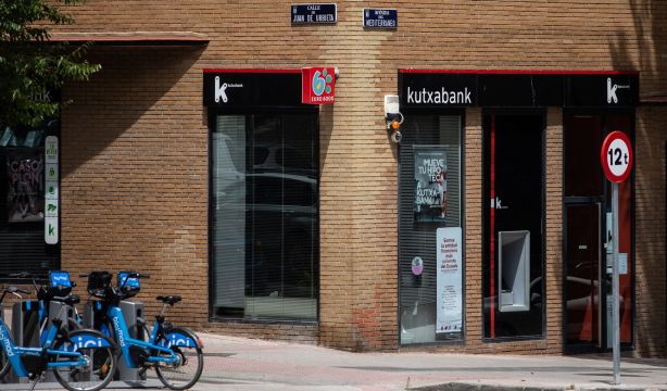 Pago de las pensiones en marzo de 2026: ¿qué día se cobra la pensión en Kutxabank?. Foto: EuropaPress
