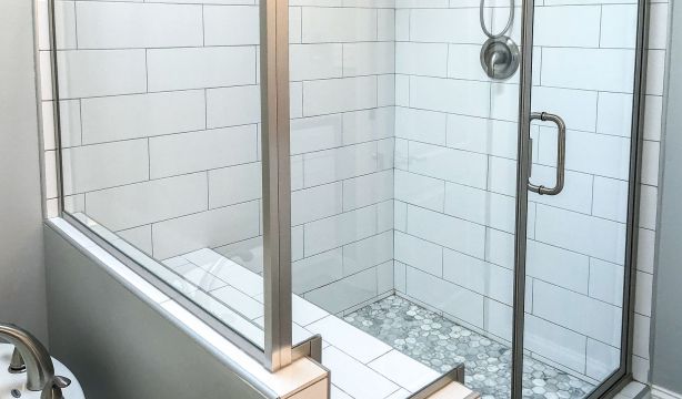 Un 'cheque bañera' de 600 euros para los mayores: la curiosa iniciativa de un pueblo de Cantabria