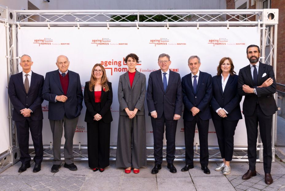 IA y nuevas tecnologías, claves para reducir la soledad en mayores y mejorar su independencia (Fundación MAPFRE) IA y nuevas tecnologías, claves para reducir la soledad en mayores y mejorar su independencia (Fundación MAPFRE)
