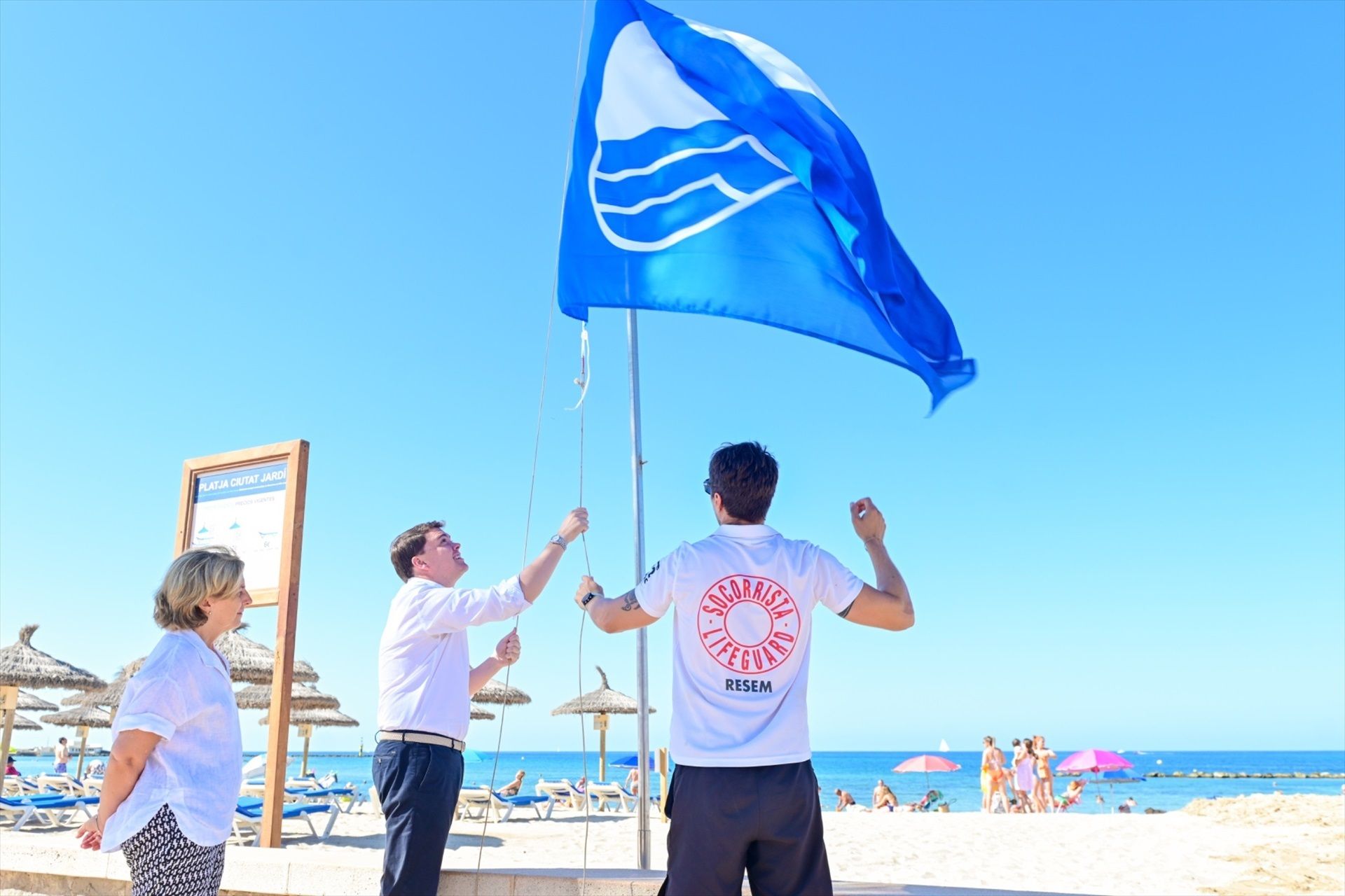 España mantiene su liderazgo y lucirá 749 'Banderas azules' este verano, dos más que en 2024 España mantiene su liderazgo y lucirá 749 'Banderas azules' este verano, dos más que en 2024