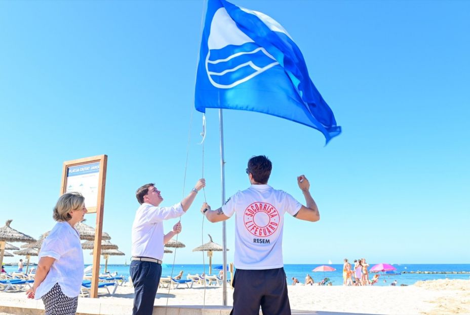 España mantiene su liderazgo y lucirá 749 'Banderas azules' este verano, dos más que en 2024