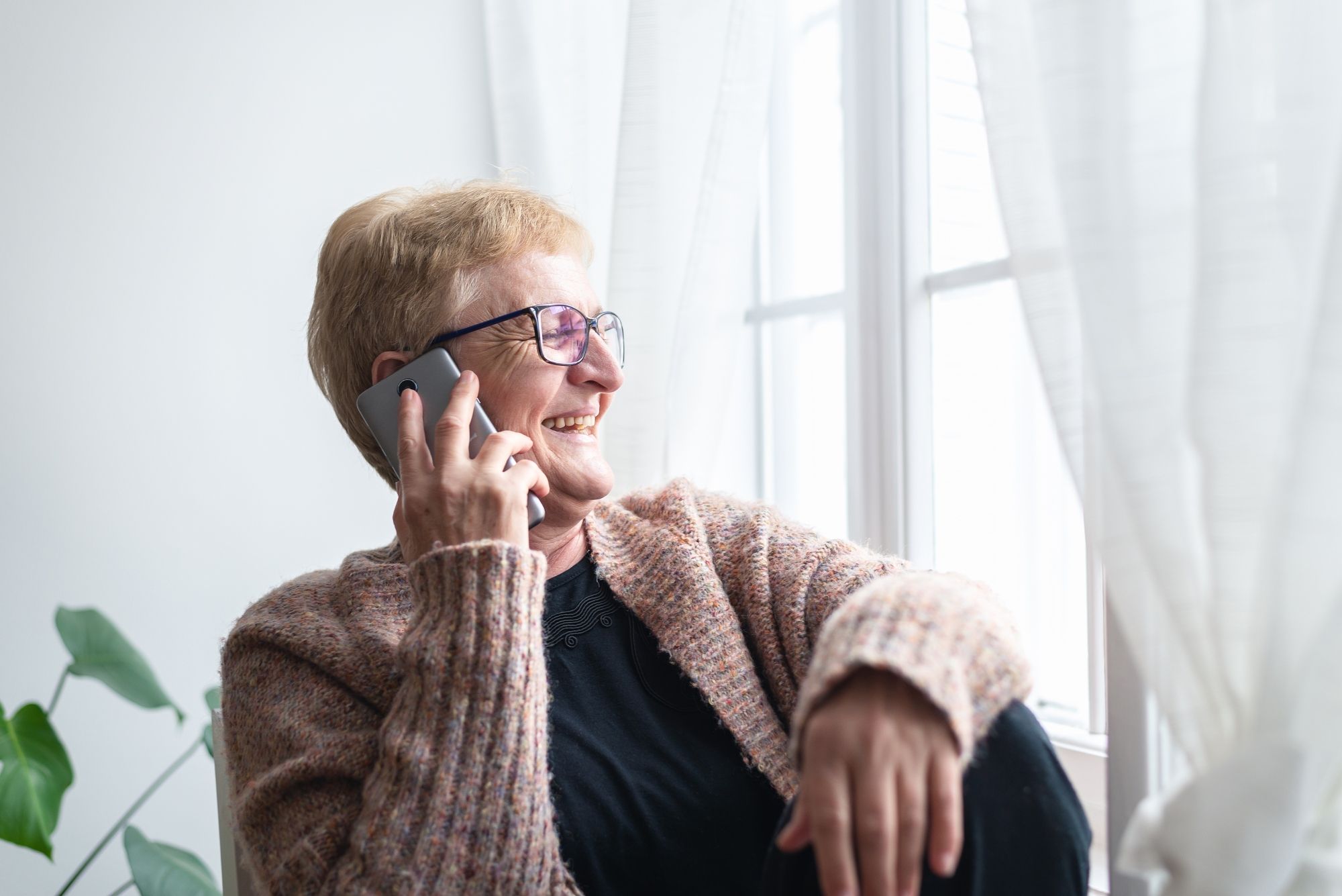 IA y nuevas tecnologías, claves para reducir la soledad en mayores y mejorar su independencia (Bigstock)