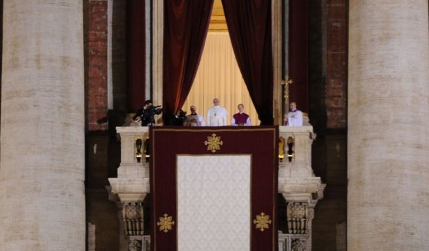 ¿Cuánto duraron los cónclaves en los que fueron elegidos Francisco, Benedicto XVI y Juan Pablo II?