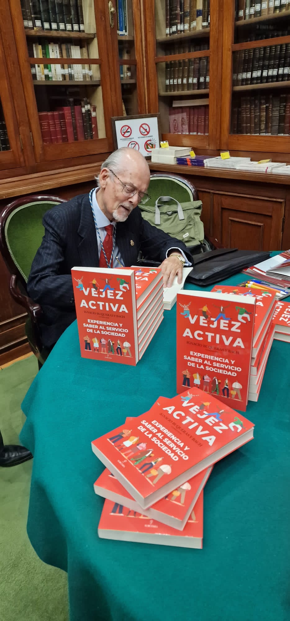 Firma libros vejez activa Ateno de Madrid (1) Firma libros vejez activa Ateno de Madrid (1)