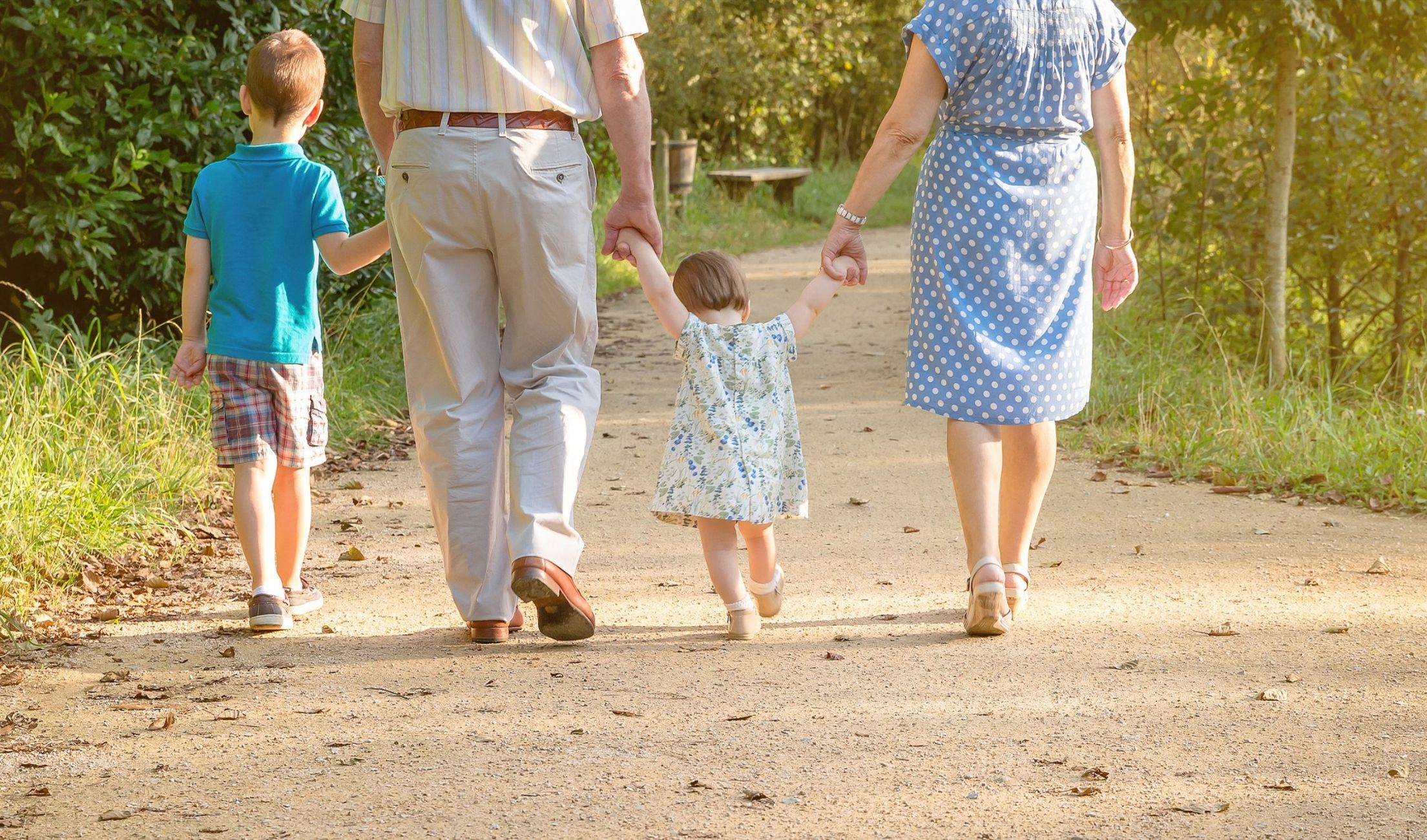 El Supremo da la razón a unos abuelos y dicta que los padres no pueden prohibirles ver a sus nietos (Bigstock)