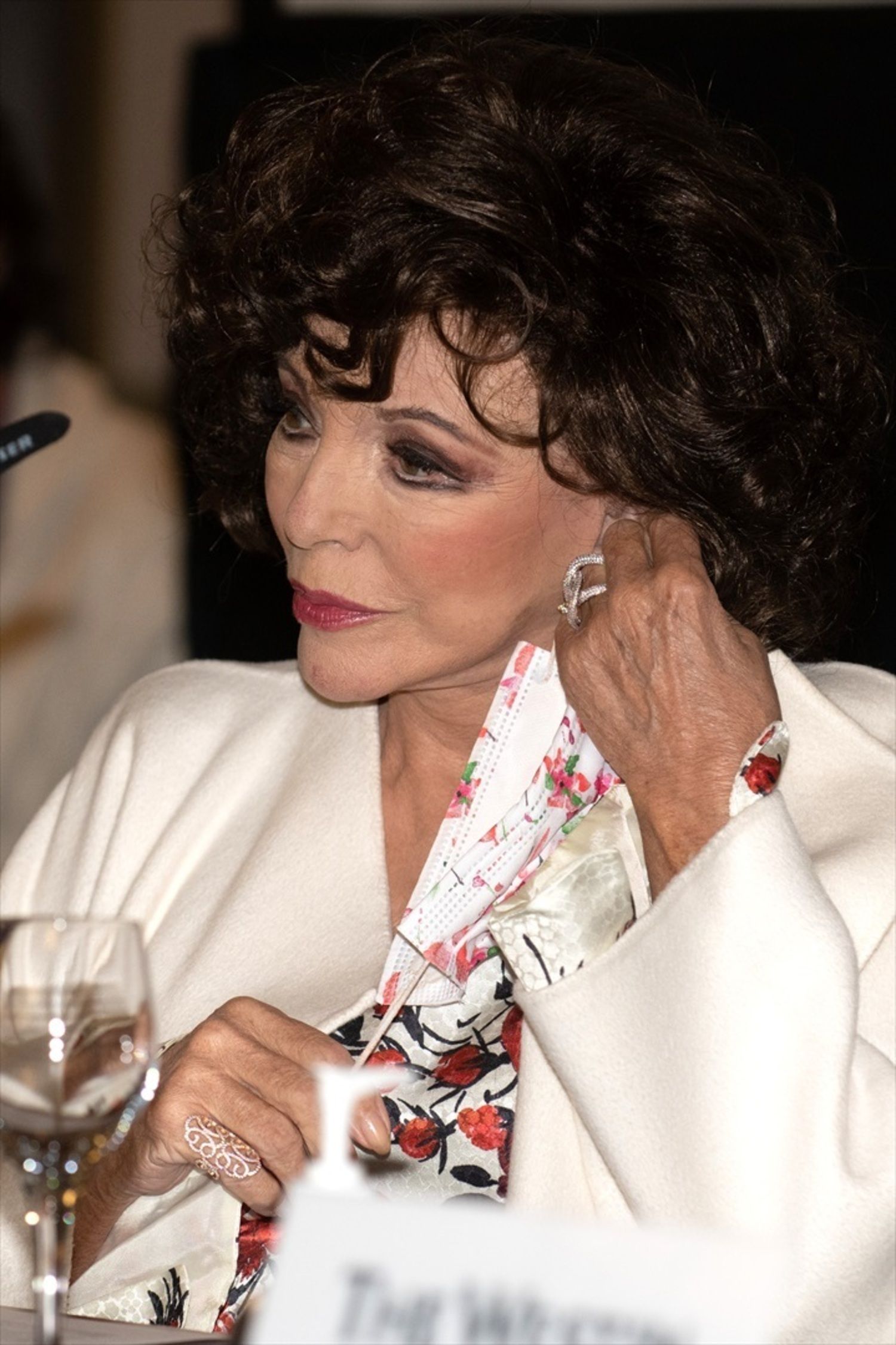 El secreto de Joan Collins para mantenerse en forma a los 91 años.