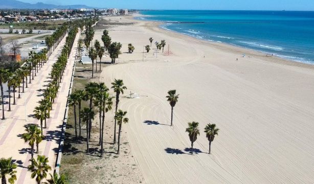 Las 16 playas españolas que lucirán bandera azul por primera vez en 2025