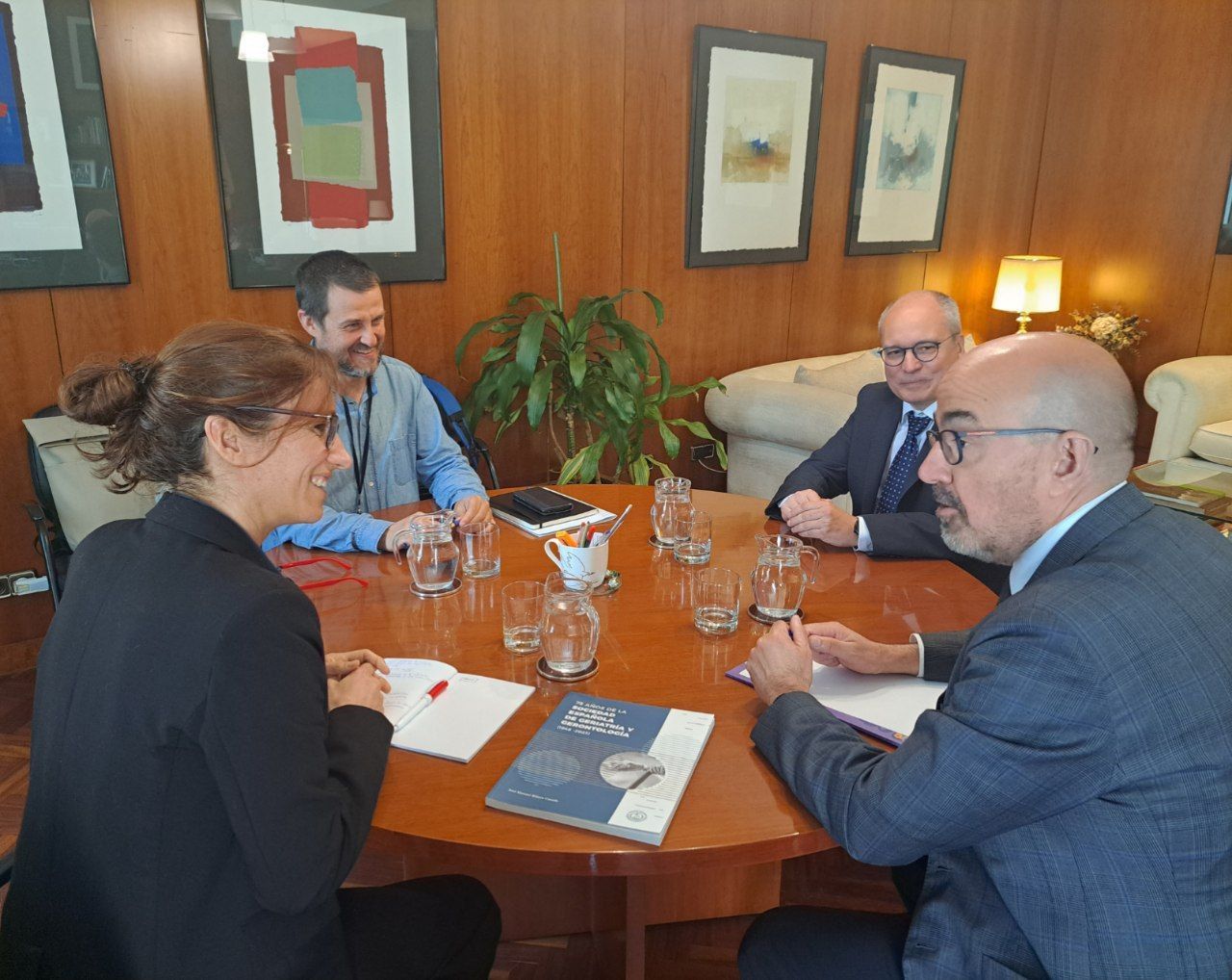 La SEGG se reúne con la ministra de Sanidad para avanzar en la formación en Geriatría La SEGG se reúne con la ministra de Sanidad para avanzar en la formación en Geriatría
