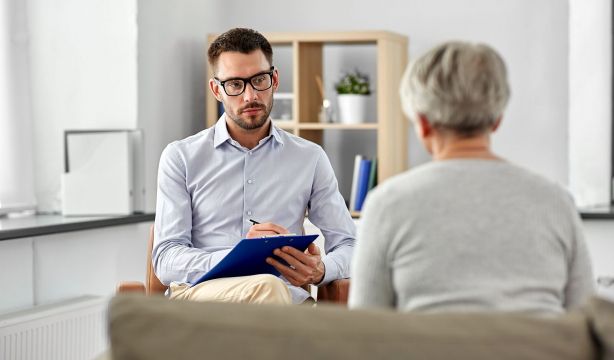 Las personas con trastorno de salud mental acuden casi el doble al médico