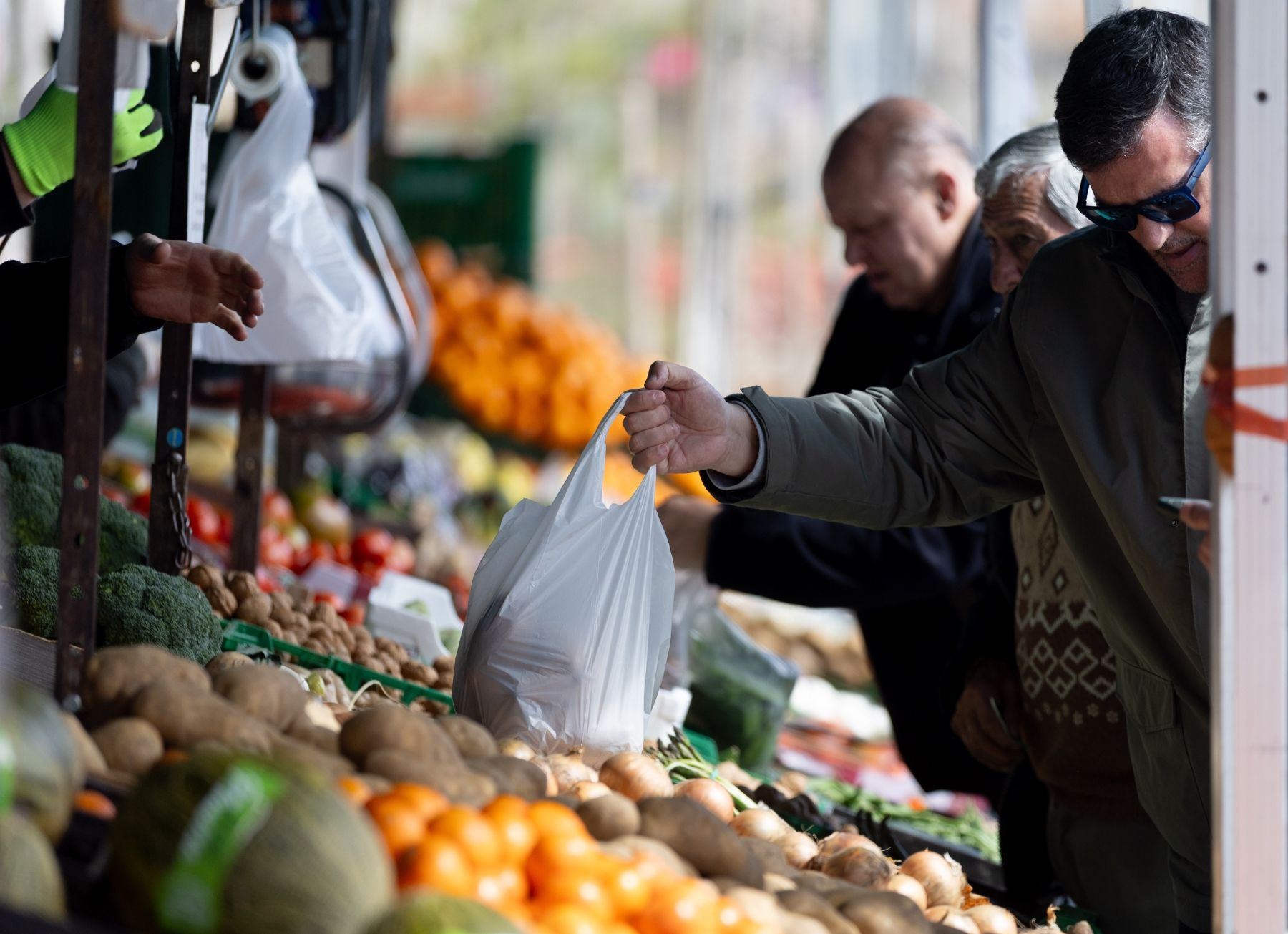 Alimentos prohibitivos: huevos, carnes, café y chocolate suben más del 10% respecto a hace un año